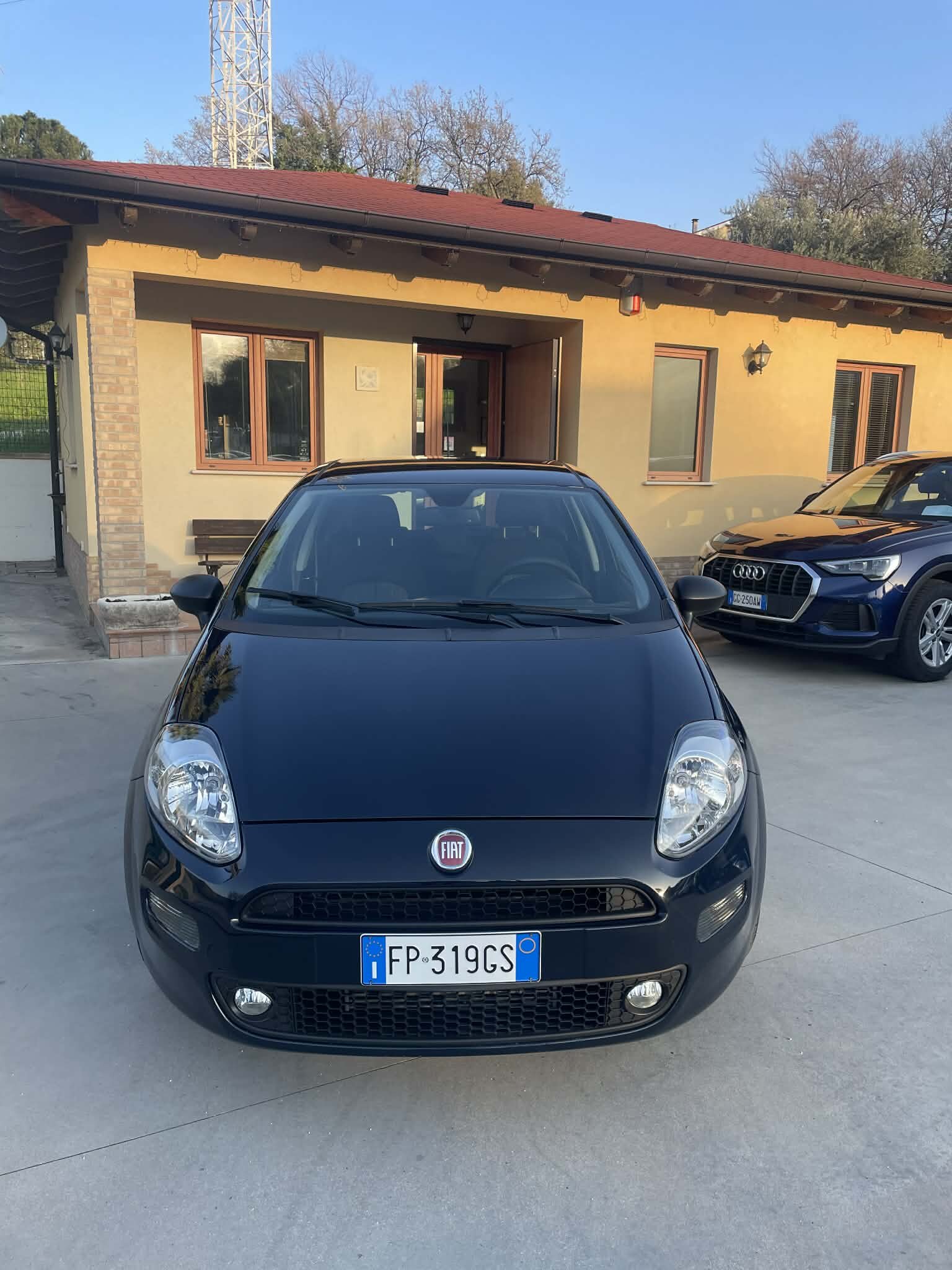 fiat-punto-4°serie-1.3mjt-street-95cv-euro6---2018---nero-(9).jpeg