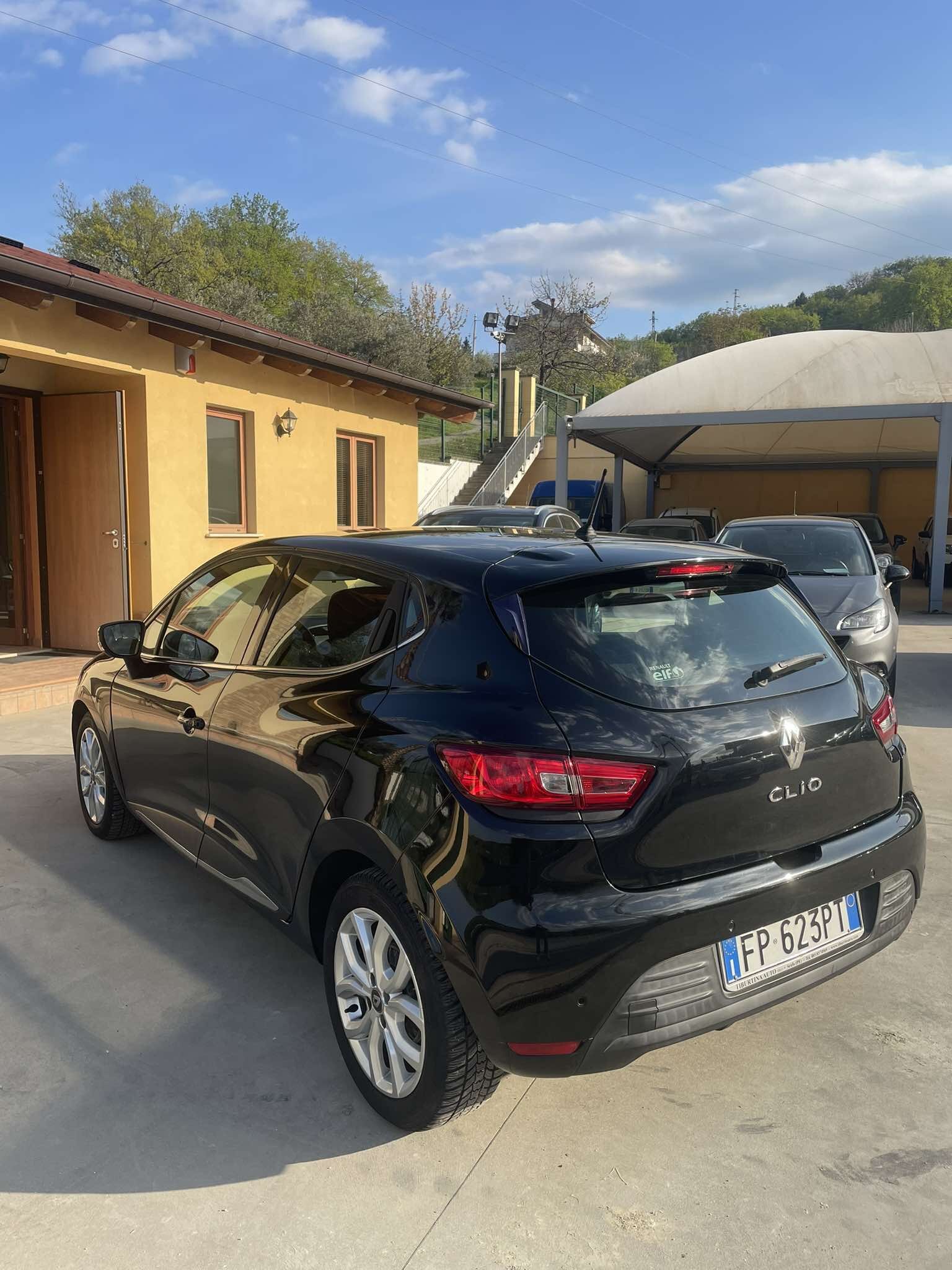 renault-clio-4°serie-edc-1.5dci-energyzen-90cv-euro6---2018---nero-(4).jpeg