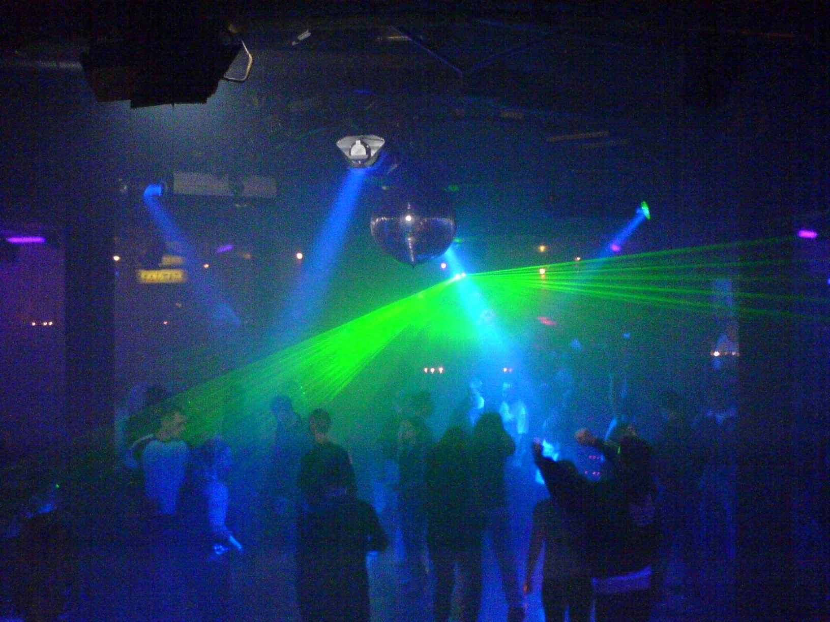 linientreu_berlin_main_room_11zon.webp linientreu_berlin_main_room_11zon.webp