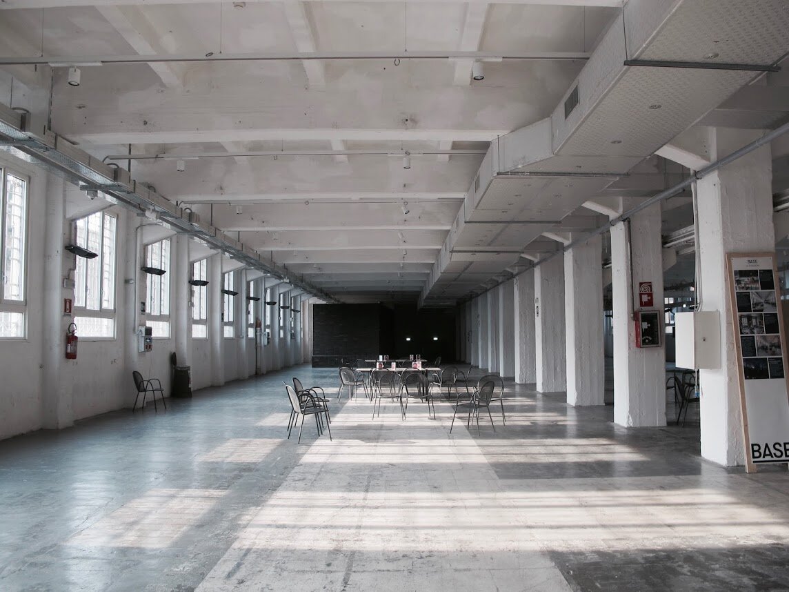 Offline Club: l’arte dell’incontro al tempo della connessione perpetua