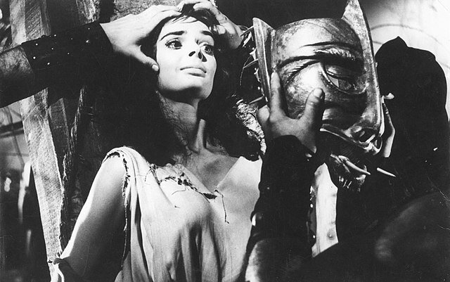 640px-la_maschera_del_demonio_(film_1960).jpeg
