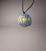 medaglione-in-resina-sky-con-sodalite