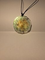 medaglione-in-resina-albero-della-vita-con-fluorite-arcobaleno