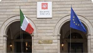 La legge correttiva e il regime transitorio nel Testo unico del turismo toscano: nota a margine della sentenza della Corte costituzionale n. 218 del 2025