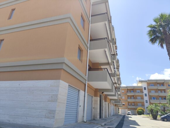 Ristrutturazione dei balconi con recupero frontalini e nuove finiture a Siracusa