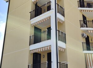 Ristrutturazione della facciata di un condominio a Siracusa realizzata da Alderuccio Sebastiano