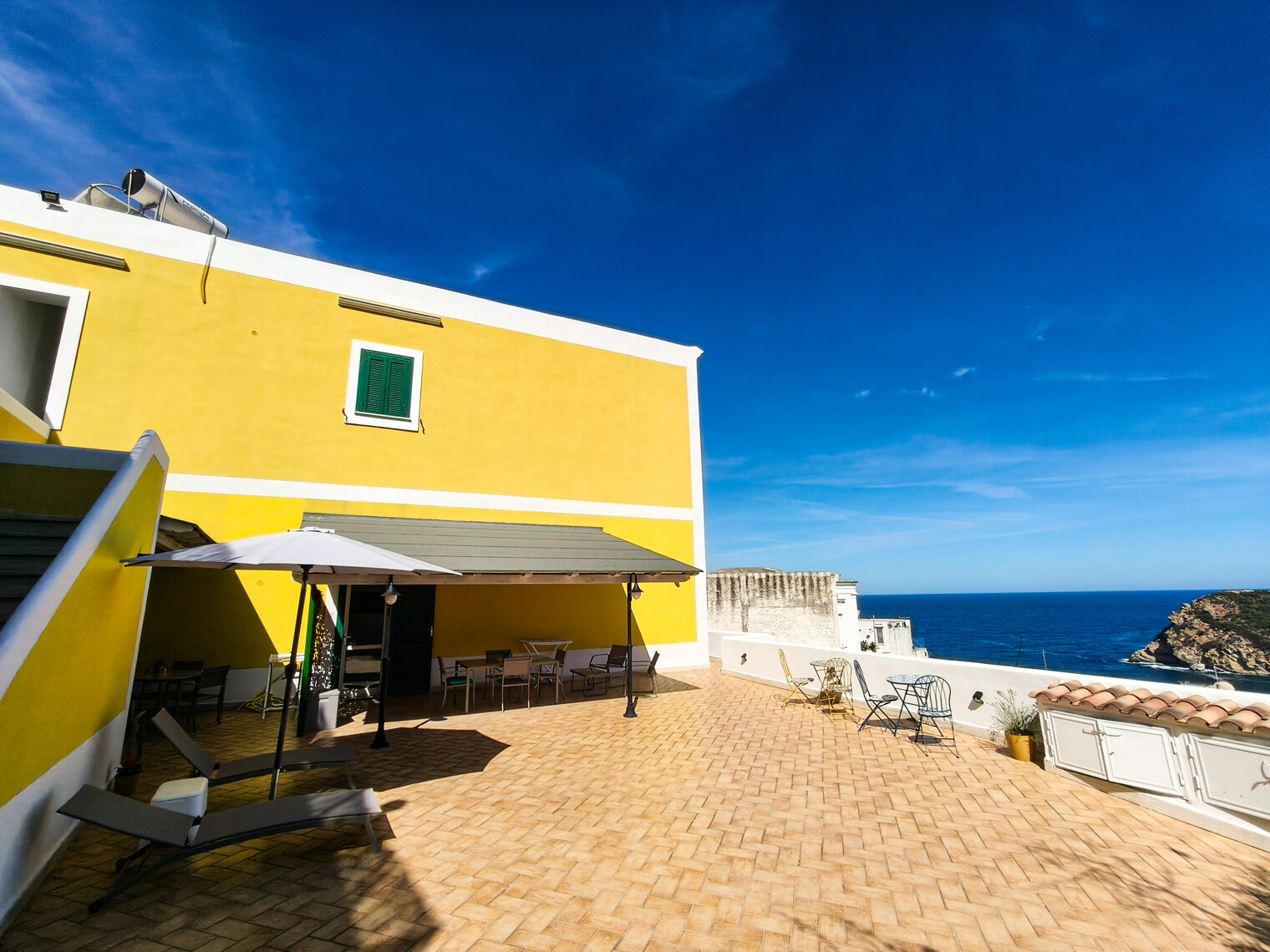 Casa La Ginestra e il Mare Ponza