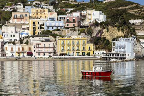 Casa La Ginestra e il Mare Ponza