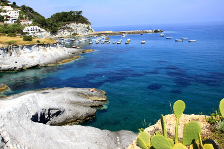 Casa La Ginestra e il Mare Ponza