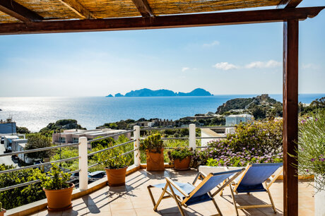 Casa La Ginestra e il Mare Ponza