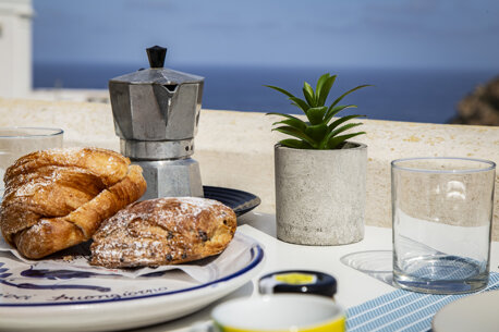 Colazione a Casa La Ginestra e il Mare Ponza