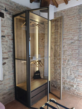 casale monia - armadio vetro 2.jpeg