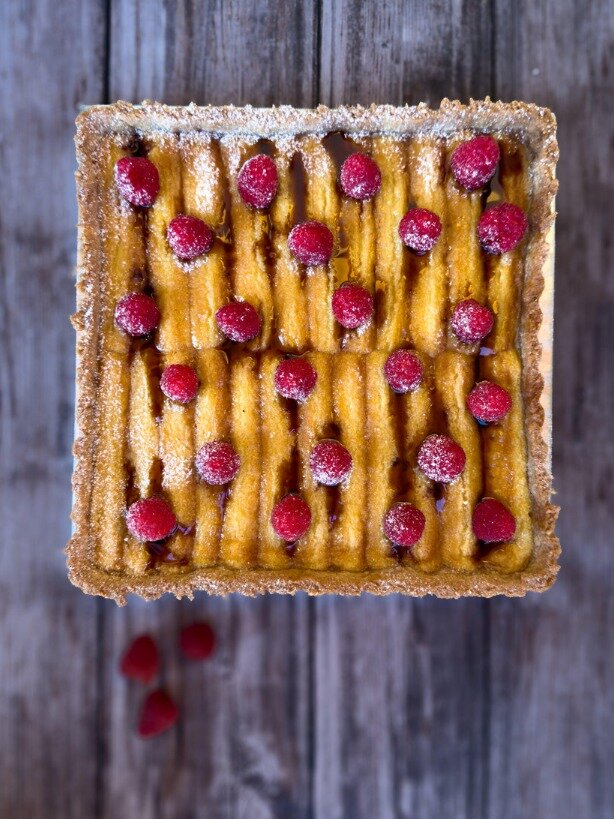 Crostata Amaretti, Crema al Brandy & Lamponi