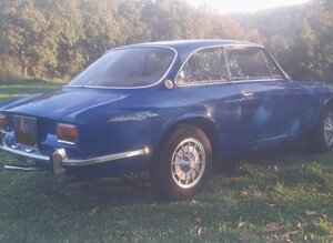 alfa%20romeo%201750%20gt%20veloce%20del%201970%20(17).jpeg