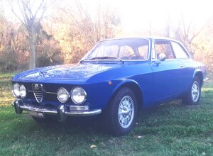 alfa%20romeo%201750%20gt%20veloce%20del%201970%20(1).jpeg
