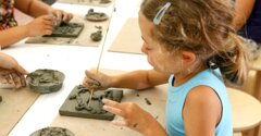 7080f1764ef4a85ff66365c635aa7e8e0226cde5-argilla-bambini-jpg-1931-1493892554.jpeg