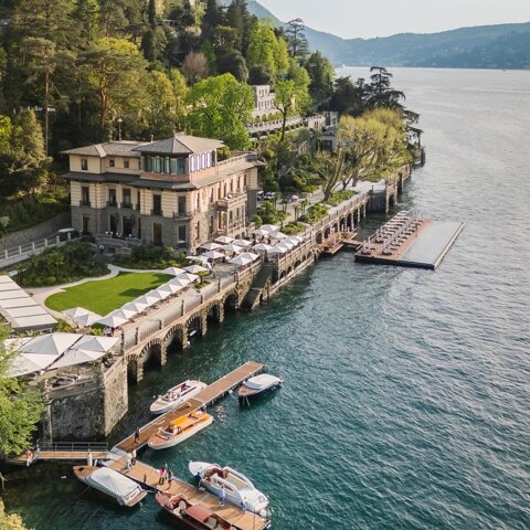 mandarin%20oriental%20lungo%20lago%20ombrelloni.jpeg