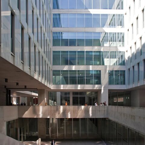campus%20bocconi%20ingresso.jpeg