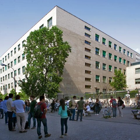 campus%20bocconi%20esterno.jpeg