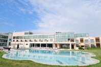 hotel tower plaza pisa pool.jpeg