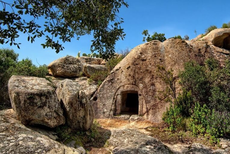 Le Domus de Janas Le Domus de Janas