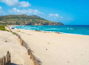 spiaggia-di-fontanamare-beach-costa-sud-ovest-sardegna-italia-98895244.webp