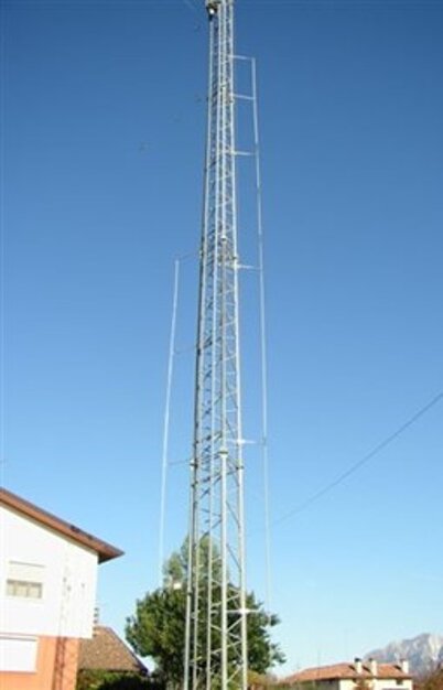 shunt-fed tower.jpeg