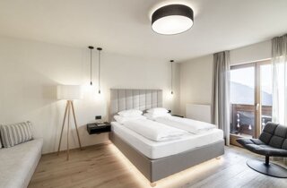 camera di hotel, parquet