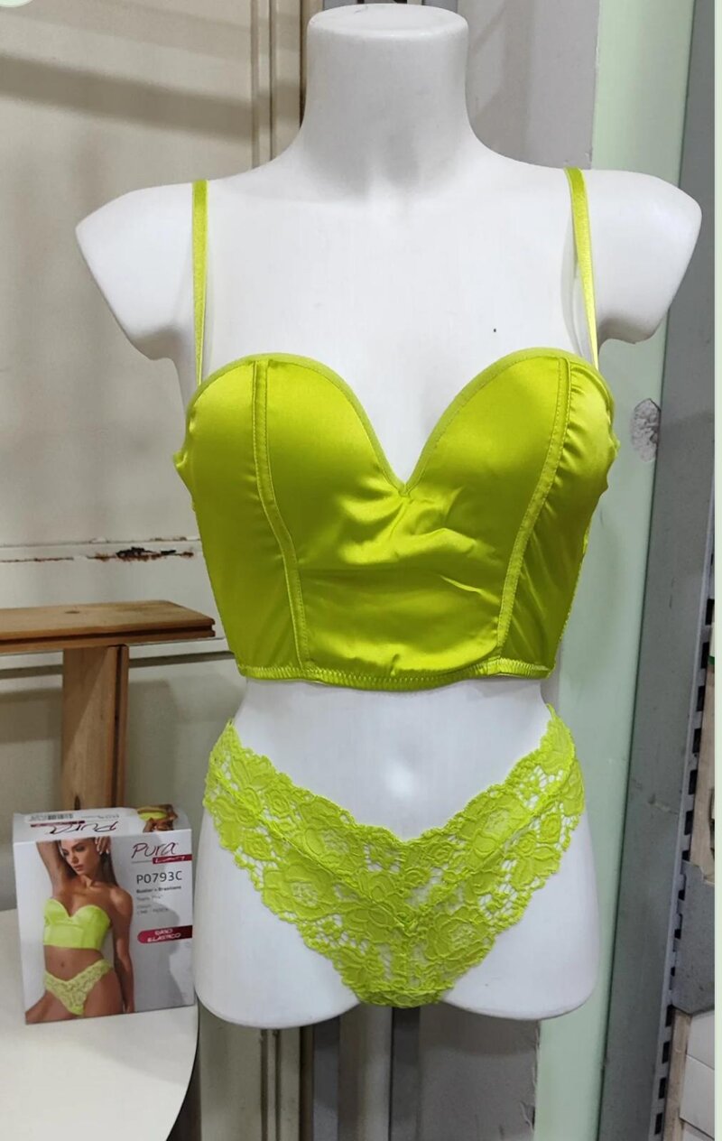 completo-intimo-donna