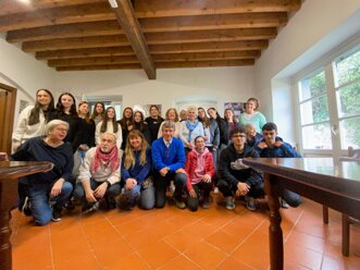 foto con studenti 5 maggio 2025.jpeg