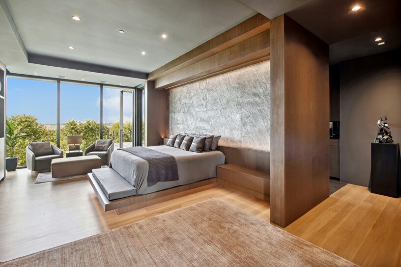 luxury-bedroom.jpeg
