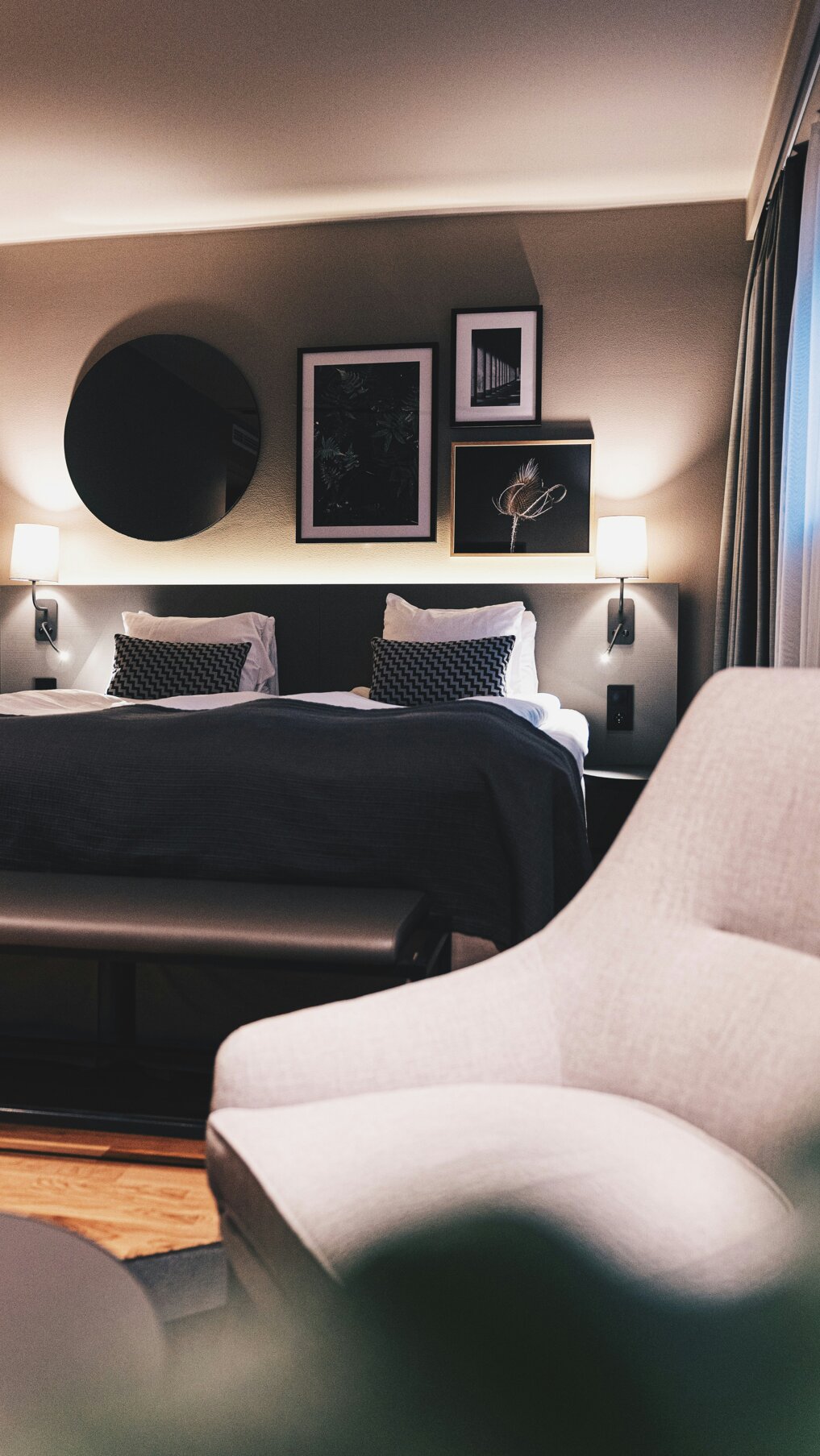 black room-unsplash.jpeg