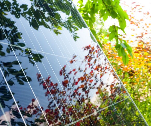 white blue modern residential solar panel installations facebook ad (4).jpeg