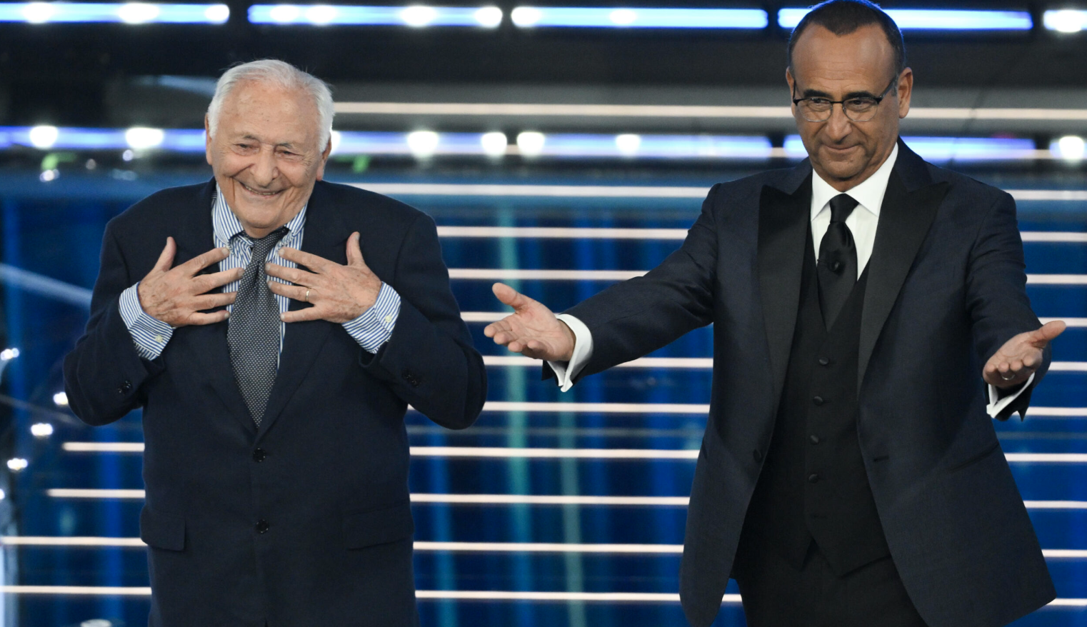 Sanremo 2026 3ª serata: Carlo Conti segue il consiglio di Paolo: "Non si molla un cazz*" Sanremo 2026 3ª serata: Carlo Conti segue il consiglio di Paolo: "Non si molla un cazz*"