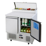 it-yindu-kitchen-equipment-atosa-saladette-2-ante-con-portacondimenti-5-x-gn16-piano-di-lavoro-435-mm-e-corpo-acciao-inox-900-x-700-x-947-mm-l-x-p-x-a