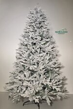 albero-di-natale-ultra-realistico-innevato