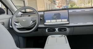 leapmotor-b-10-elettrica-ad-auto-lavello%20(6)%20(fileminimizer).jpeg