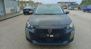 peugeot-208-business-nera-lavello-pulsantiera.jpeg