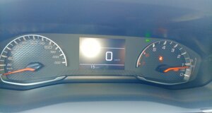 peugeot-208-business-nera-lavello-comandi-radio.jpeg