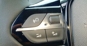 peugeot-208-business-nera-lavello-dettaglio-quadro.jpeg