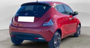 lancia-ypsilon-hybrid-usata-lavello-ad-auto-anteriore-angolo-sinistro.jpeg