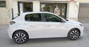 peugeot-208-ad-auto-lavello%20(6).jpeg