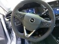 Opel Corsa 1.2 100cv Edition Nuova Silver - Volant Il volante sportivo multifunzione con cuciture a contrasto dell'Opel Corsa Edition Nuova.