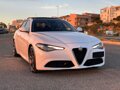 Design esterno Alfa Romeo Giulia, linea sportiva e
