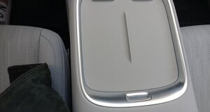 leapmotor-b-10-elettrica-ad-auto-lavello%20(3)%20(fileminimizer).jpeg