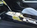 Peugeot 2008 Allure Nuova Blu - Cambio Automatico Il selettore del cambio automatico EAT8 e la console centrale con finiture effetto carbonio e nero l