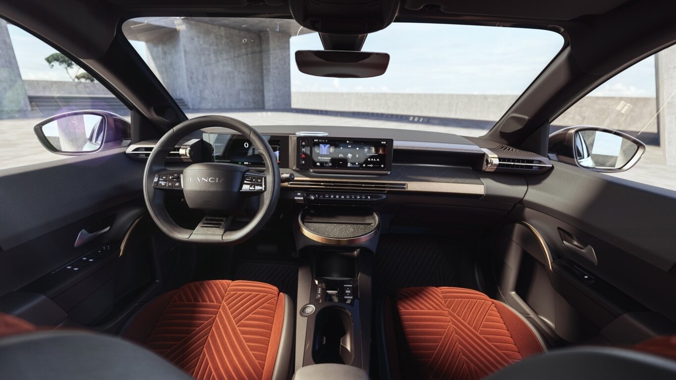 new-lancia-ypsilon-lavello-ad-auto-interni.jpeg