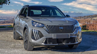 peugeot-2008-ad-auto-lavello.jpeg