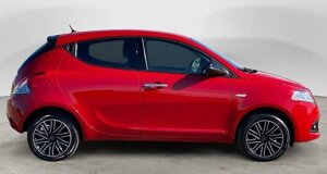 lancia-ypsilon-hybrid-usata-lavello-ad-auto-contachilometri.jpeg