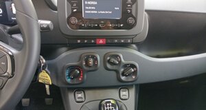 fiat-panda-hybrid-ad-auto-lavello%20(18).jpeg